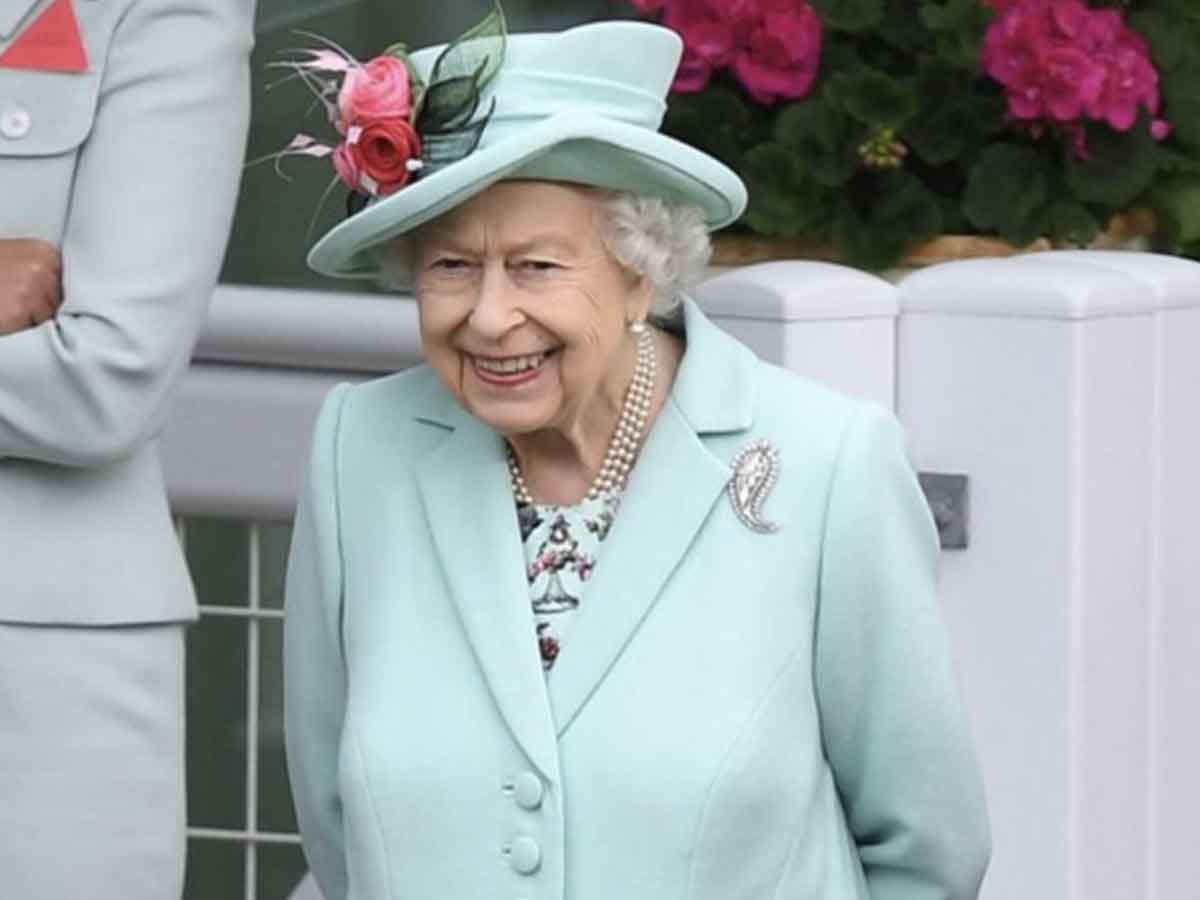 The-Queen-Is-Finding-Reasons-to-Smile