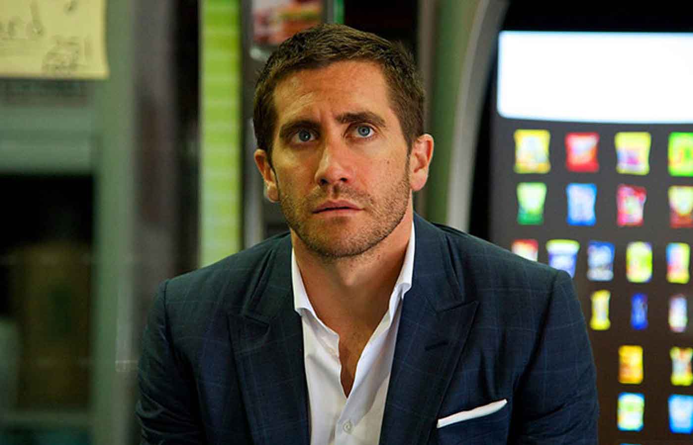 Jake-Gyllenhaal-back-on-regular-baths